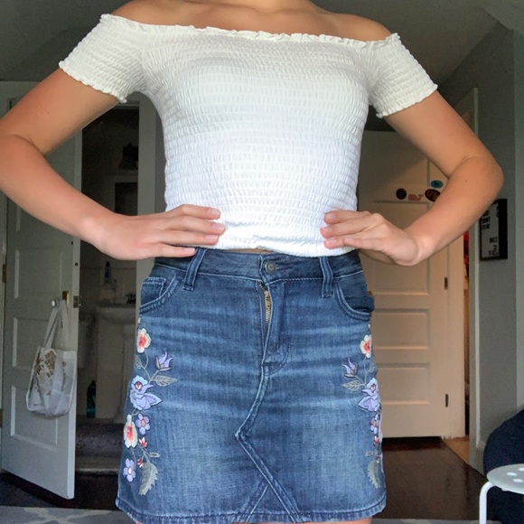 White on/off the shoulder top - Picture 2 of 7